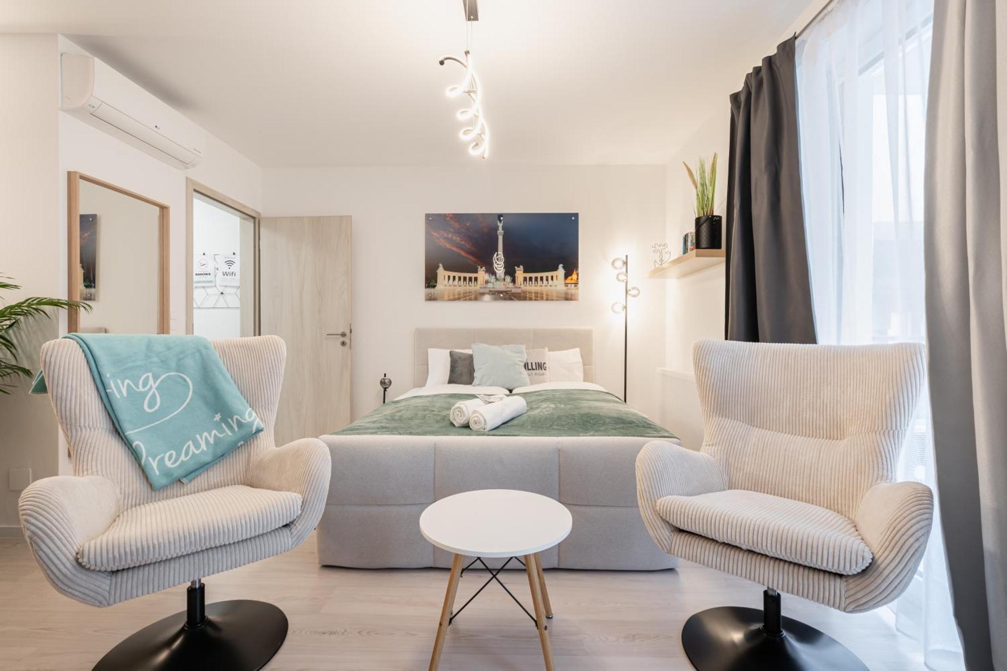 Heroes Square Apartment บูดาเปสต์ ภายนอก รูปภาพ